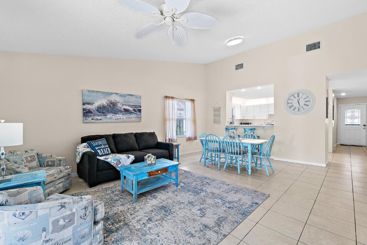 Serene Seaside Retreat - Dog Friendly - 2Br Townhouse With Shared Heated Pool Steps To Paradise Beach! Melbourne Luaran gambar