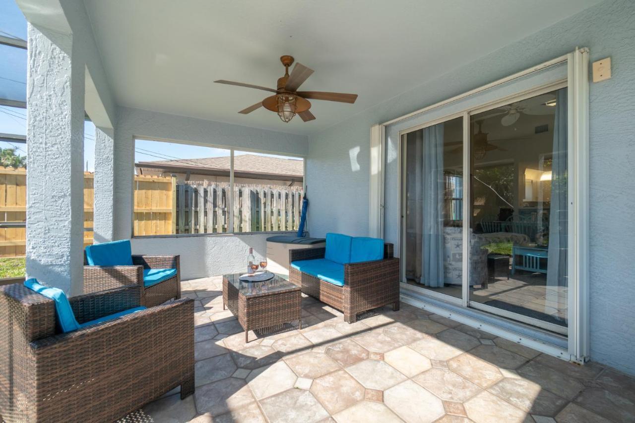 Serene Seaside Retreat - Dog Friendly - 2Br Townhouse With Shared Heated Pool Steps To Paradise Beach! Melbourne Luaran gambar