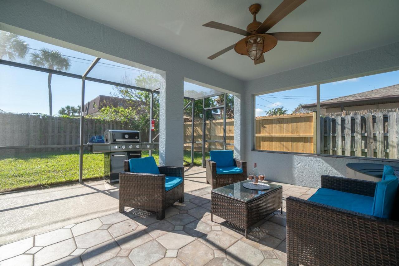 Serene Seaside Retreat - Dog Friendly - 2Br Townhouse With Shared Heated Pool Steps To Paradise Beach! Melbourne Luaran gambar