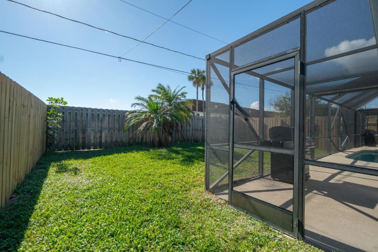 Serene Seaside Retreat - Dog Friendly - 2Br Townhouse With Shared Heated Pool Steps To Paradise Beach! Melbourne Luaran gambar