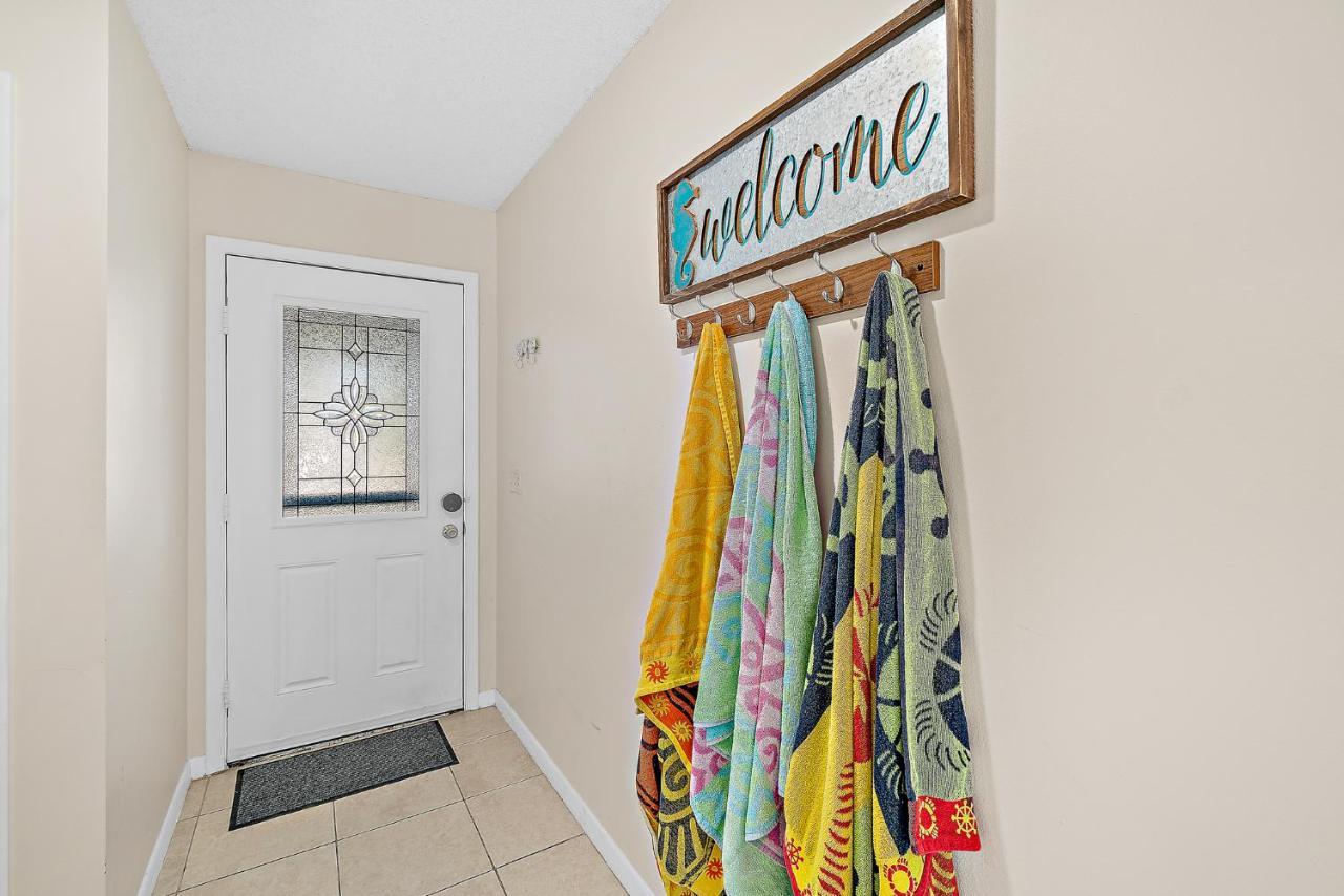 Serene Seaside Retreat - Dog Friendly - 2Br Townhouse With Shared Heated Pool Steps To Paradise Beach! Melbourne Luaran gambar